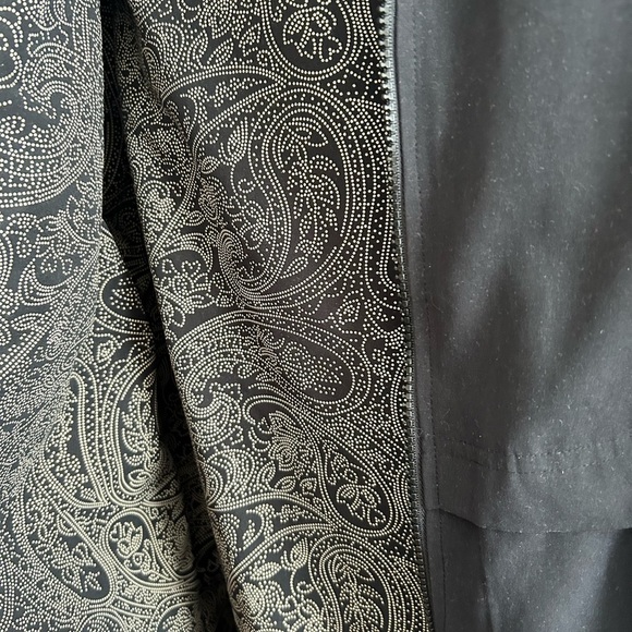 DASH jacket black with a patterned inside- size 16- zipper, pockets - and more - Picture 8 of 10